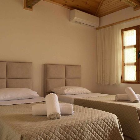 Sokaku I Te Marreve Guesthouse Gjirokastër Exteriör bild