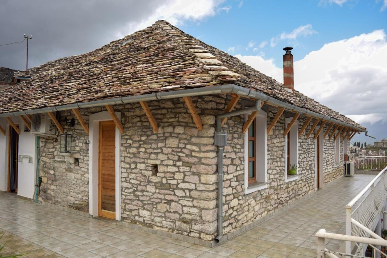 Sokaku I Te Marreve Guesthouse Gjirokastër Exteriör bild