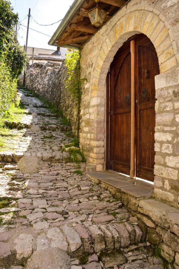 Sokaku I Te Marreve Guesthouse Gjirokastër Exteriör bild