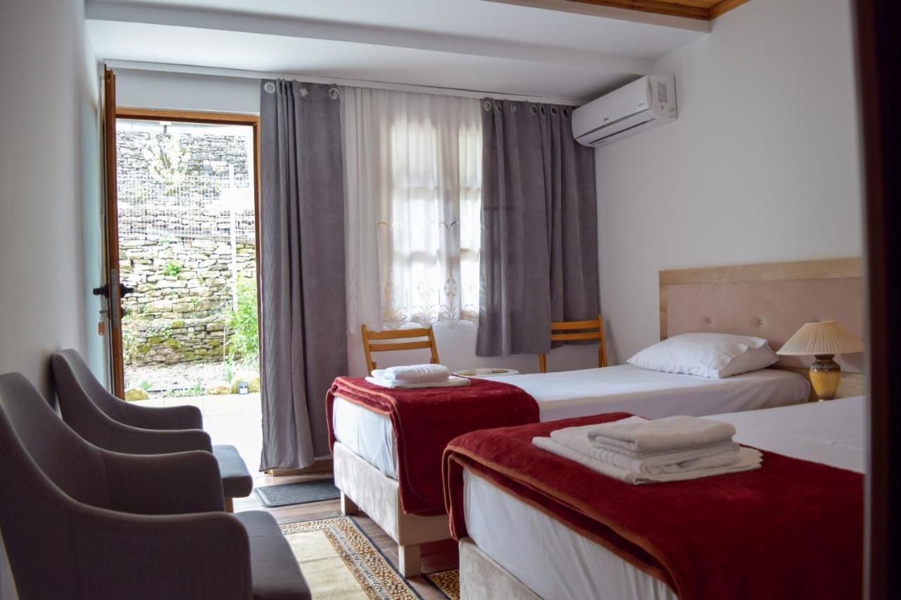 Sokaku I Te Marreve Guesthouse Gjirokastër Exteriör bild