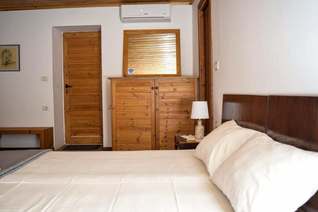 Sokaku I Te Marreve Guesthouse Gjirokastër Exteriör bild