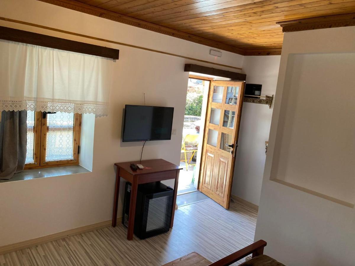Sokaku I Te Marreve Guesthouse Gjirokastër Exteriör bild