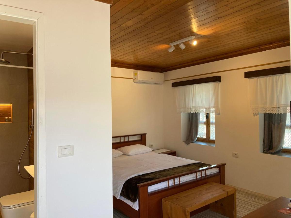 Sokaku I Te Marreve Guesthouse Gjirokastër Exteriör bild