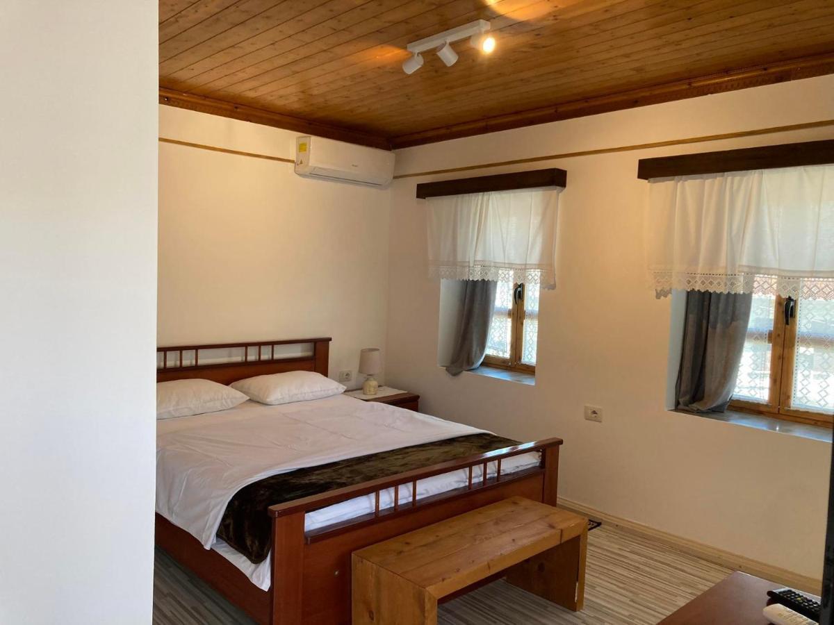 Sokaku I Te Marreve Guesthouse Gjirokastër Exteriör bild