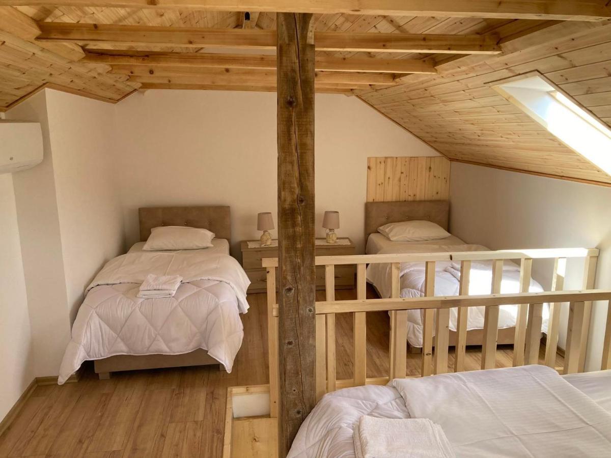 Sokaku I Te Marreve Guesthouse Gjirokastër Exteriör bild