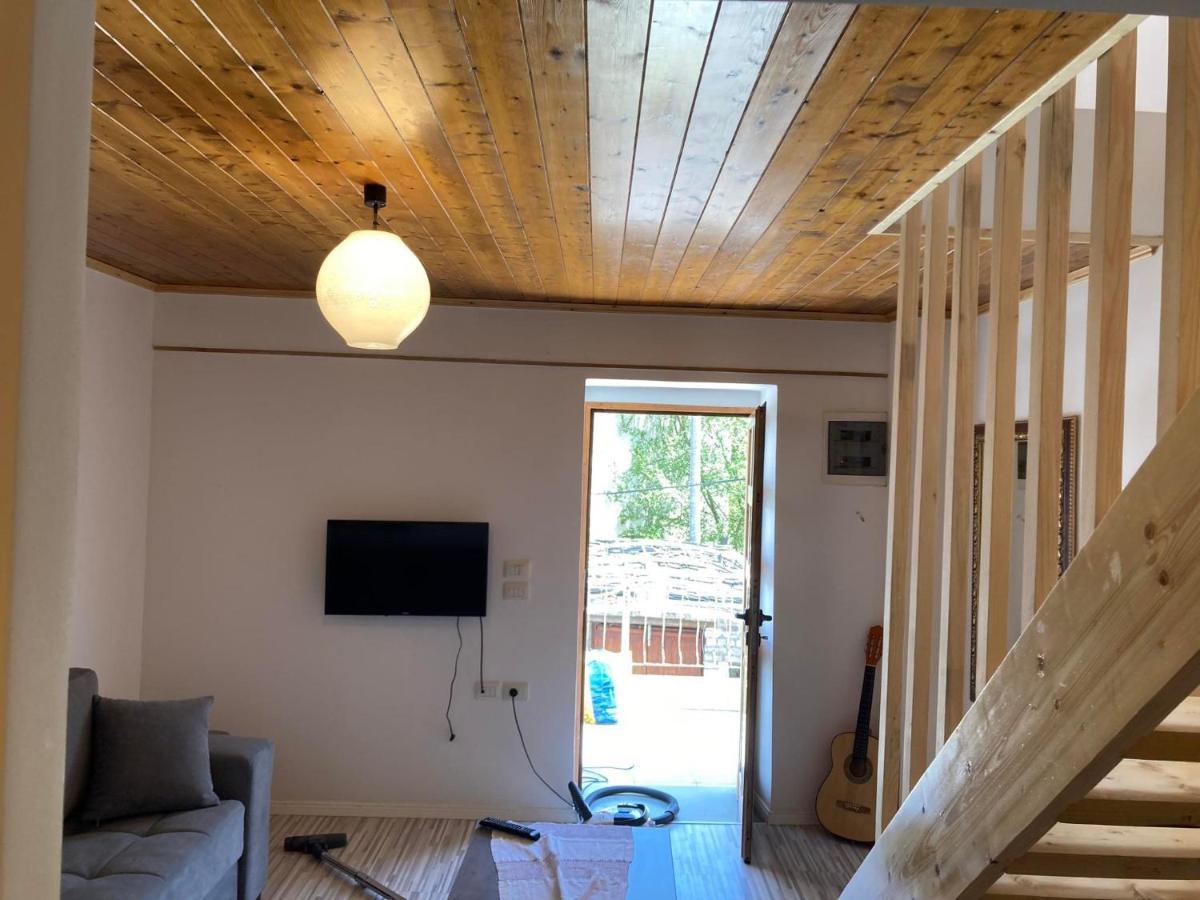 Sokaku I Te Marreve Guesthouse Gjirokastër Exteriör bild