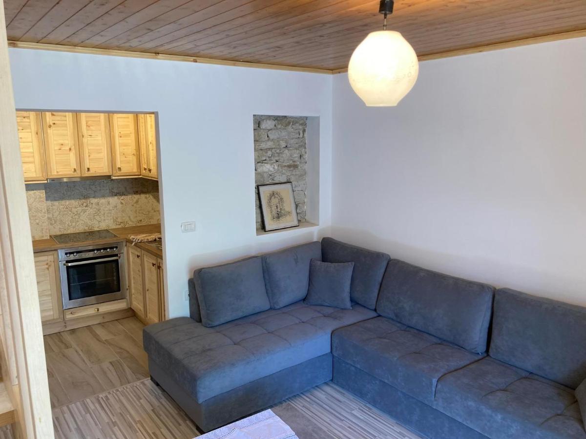 Sokaku I Te Marreve Guesthouse Gjirokastër Exteriör bild