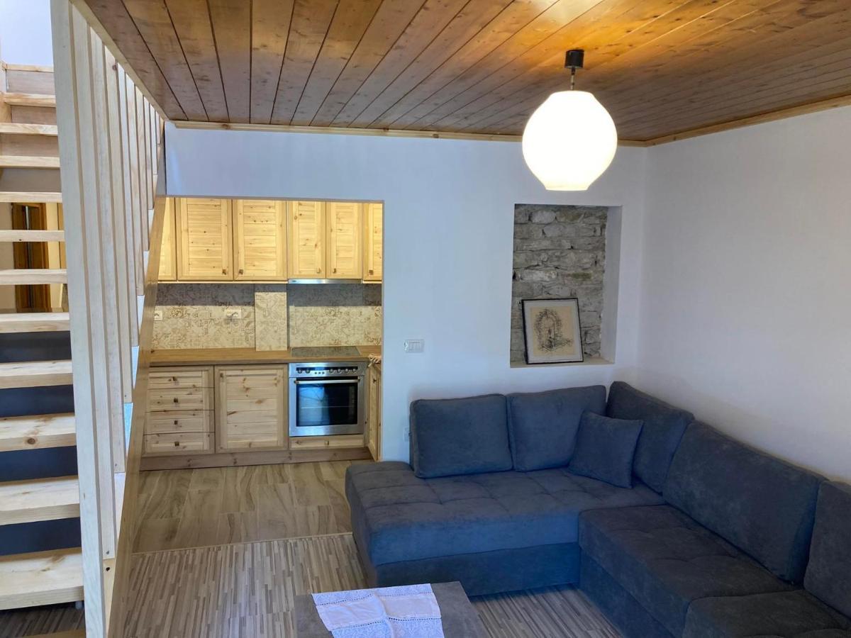Sokaku I Te Marreve Guesthouse Gjirokastër Exteriör bild