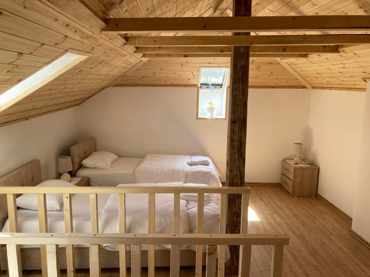 Sokaku I Te Marreve Guesthouse Gjirokastër Exteriör bild