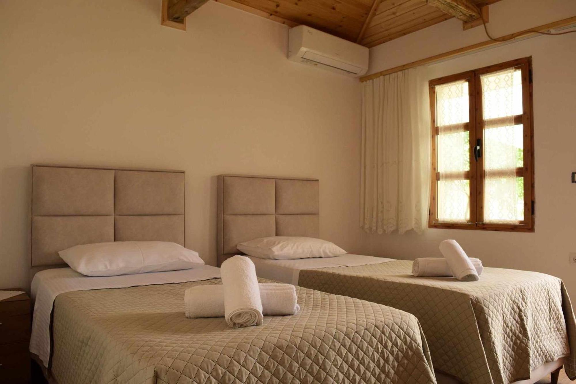 Sokaku I Te Marreve Guesthouse Gjirokastër Exteriör bild
