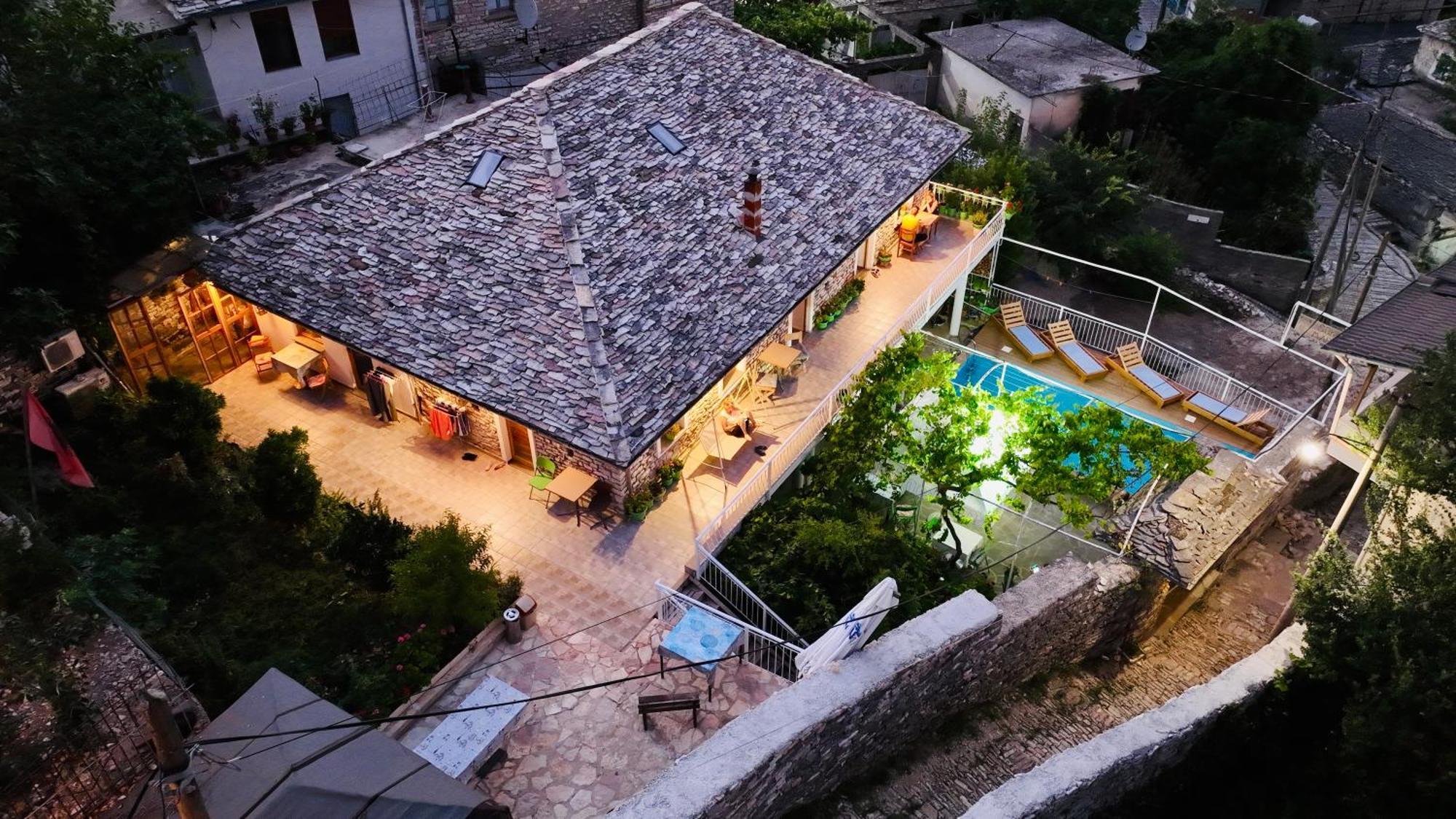Sokaku I Te Marreve Guesthouse Gjirokastër Exteriör bild