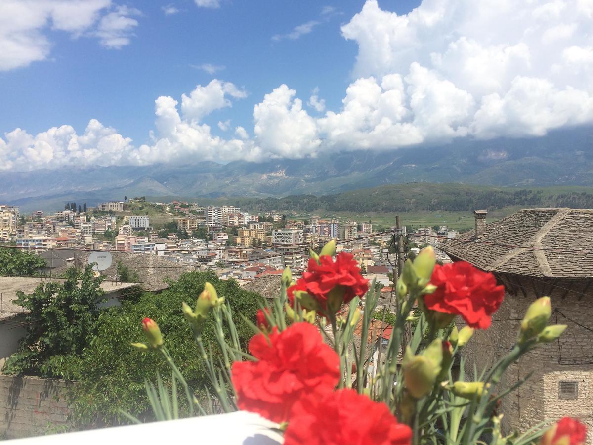 Sokaku I Te Marreve Guesthouse Gjirokastër Exteriör bild