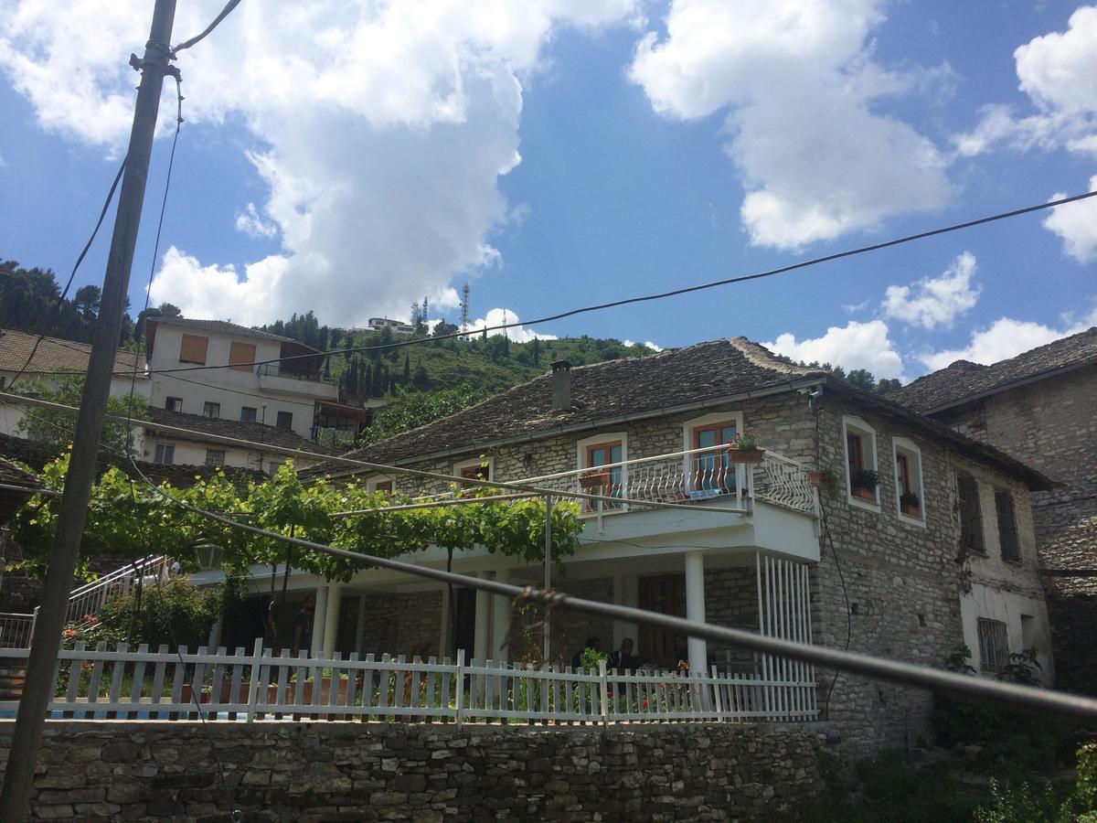 Sokaku I Te Marreve Guesthouse Gjirokastër Exteriör bild